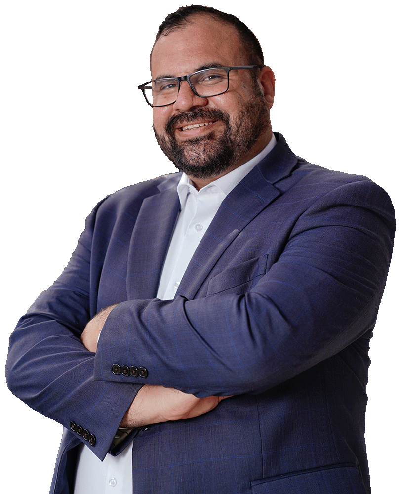 Luis Zamora headshot